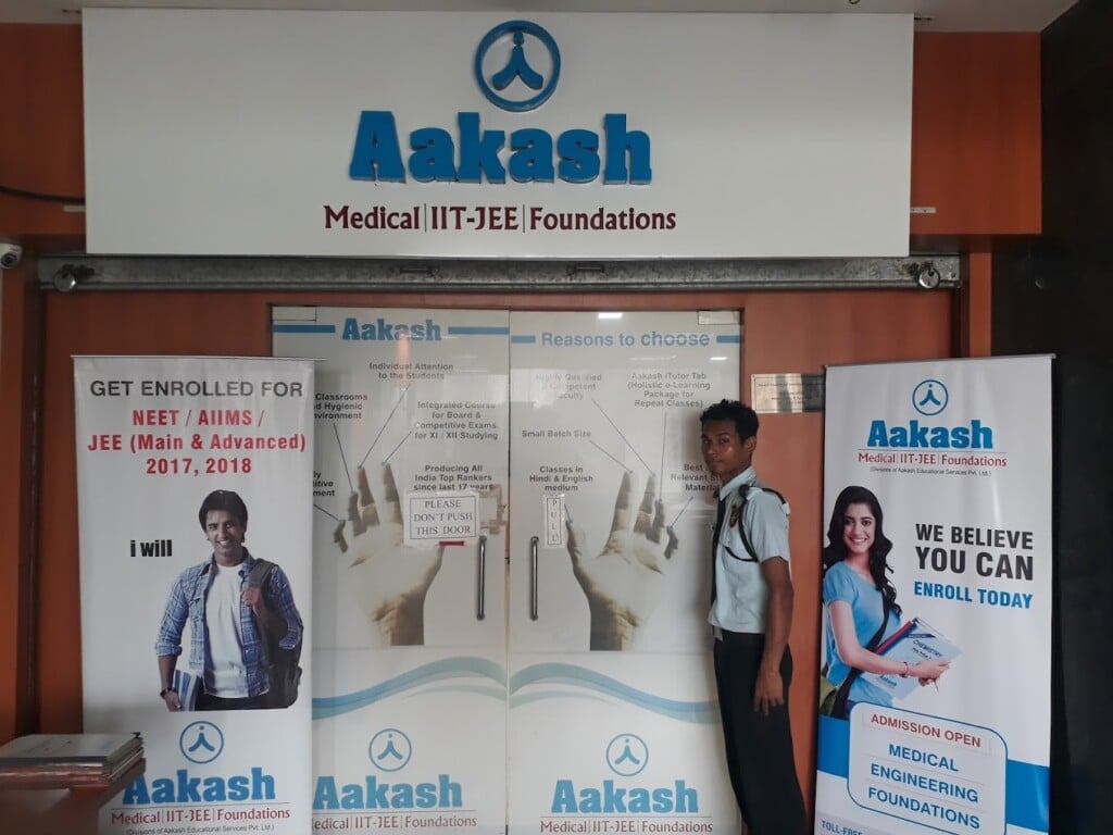 Aakash Institute, Patto Plaza - Reviews, Phone, Address, Images